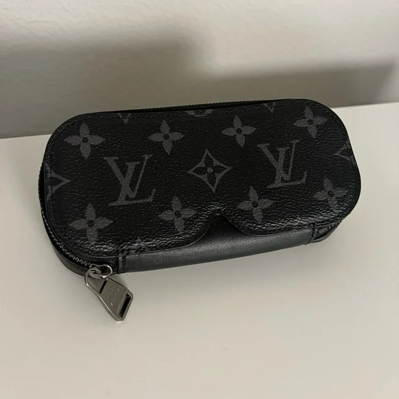 LV SUNGLASSES POUCH GM - Picture 1 of 7